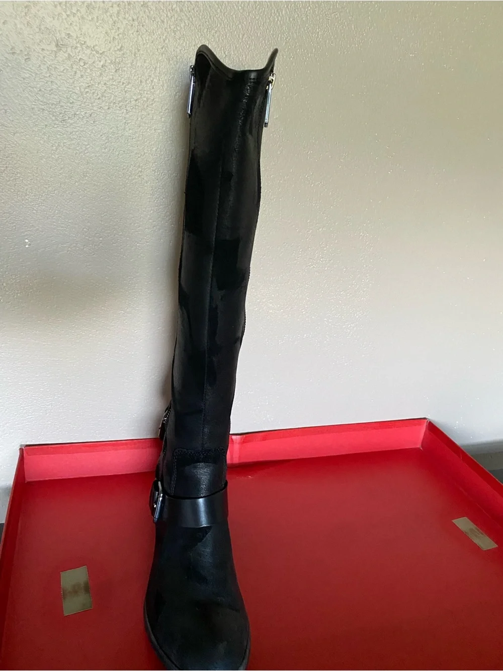 $398 Donald L Pliner black leather boots 8.5
